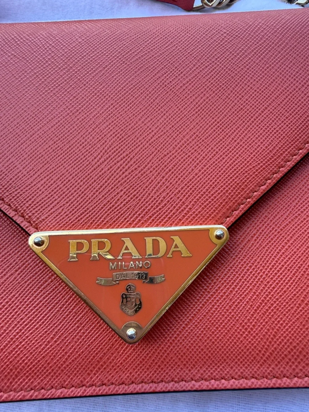 Rare Prada Arancio Saffiano Crossbody with Gold Chain and Logo Plaque - Picture 9 of 17